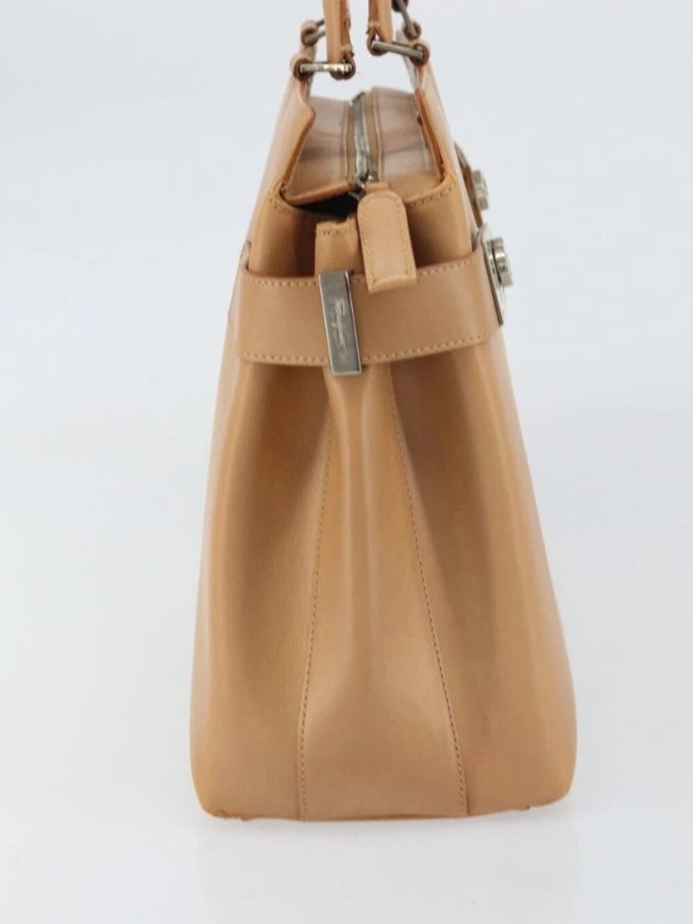Salvatore Ferragamo Gancini Tote Bag Leather Beige Gold Auth 160685 - Picture 4 of 16